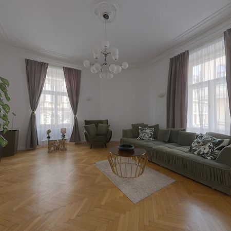 Beautiful Condo At The Old Town Bratislava Exterior foto