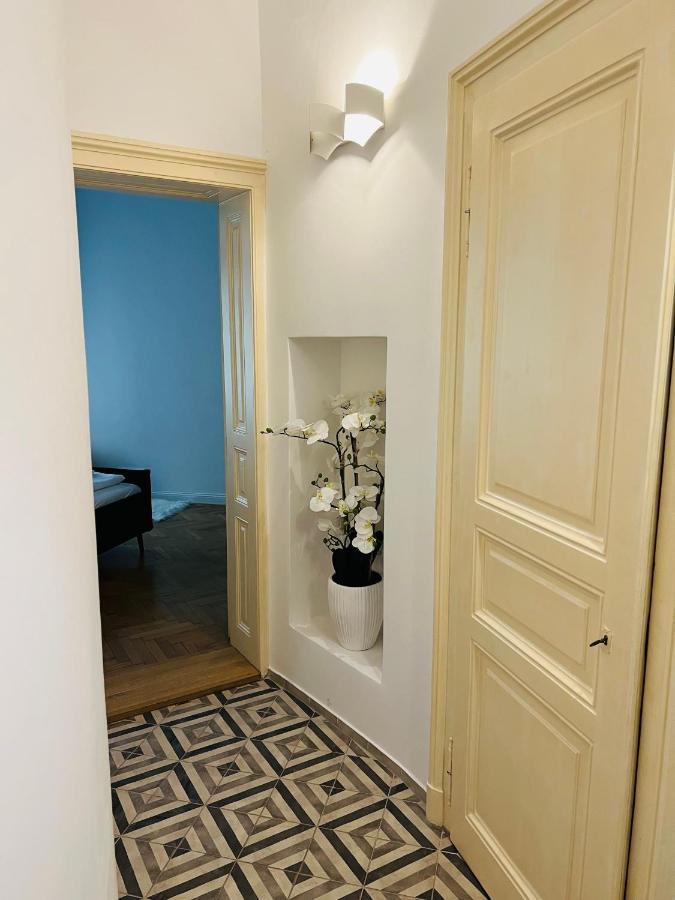 Beautiful Condo At The Old Town Bratislava Exterior foto