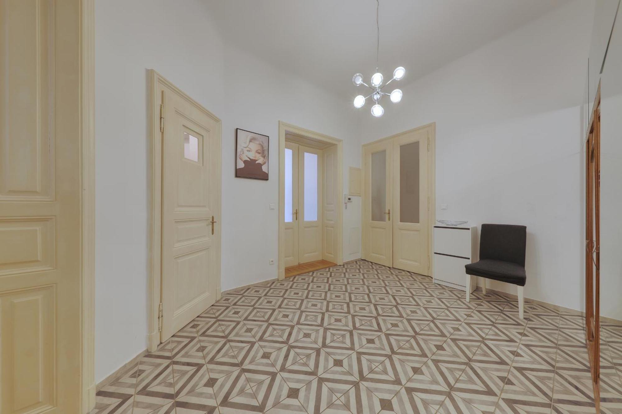 Beautiful Condo At The Old Town Bratislava Exterior foto