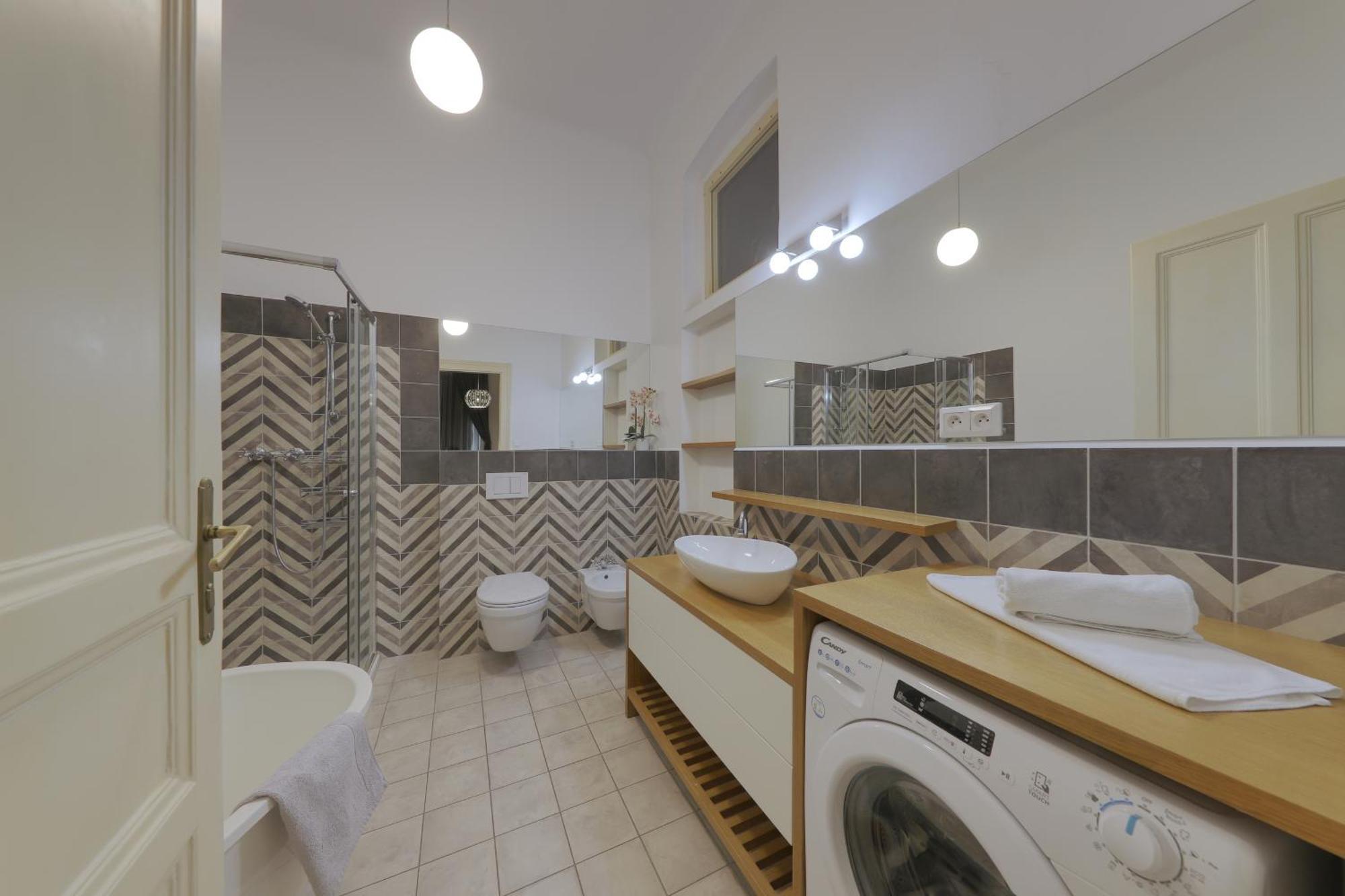 Beautiful Condo At The Old Town Bratislava Exterior foto