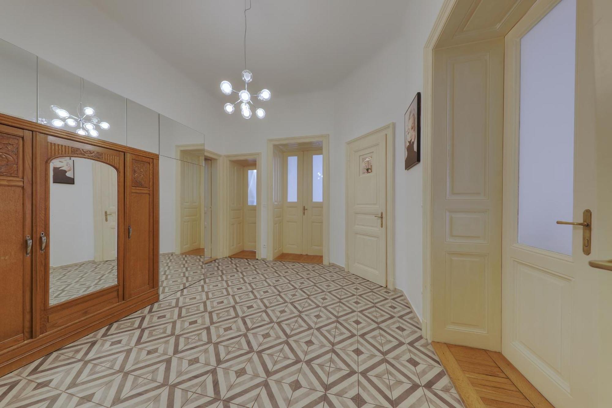 Beautiful Condo At The Old Town Bratislava Exterior foto